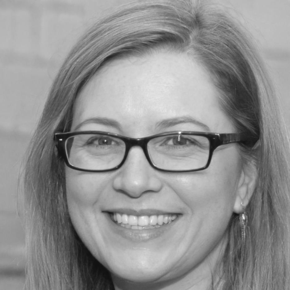 Professional woman who completed budget presentation training